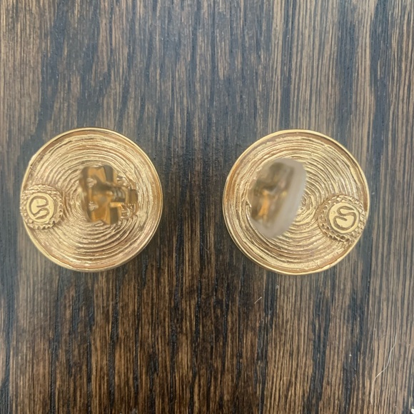 Vintage Gold/Black St. John's Clip Earrings - Picture 4 of 4